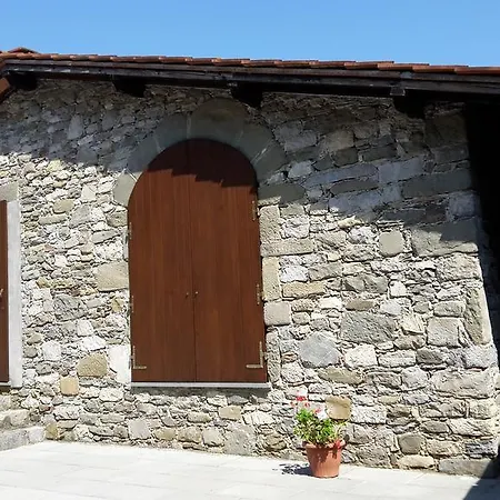 Scorci Di Pietra *